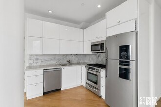 525 Clinton Ave in Brooklyn, NY - Building Photo - Building Photo