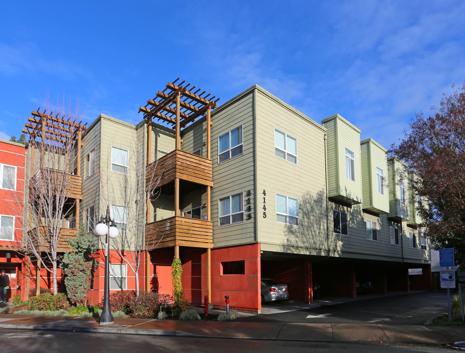 Bridgeway East in Fremont, CA - Building Photo