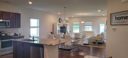 7531 Tanglewood Way in Denver, NC - Foto de edificio - Building Photo