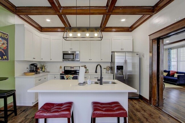 property at 1855 Oliver Ave