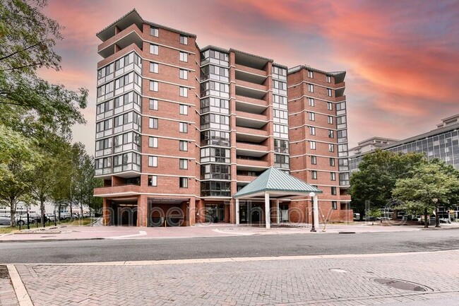 property at 1001 N Randolph St