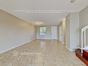 4720 SW 163rd Ave in Miramar, FL - Foto de edificio - Building Photo
