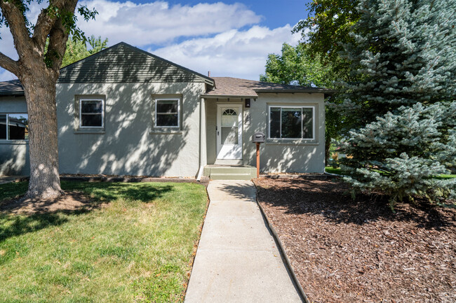 545 E Yale Ave in Denver, CO - Foto de edificio - Building Photo