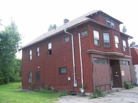 1047 Kensington Ave in Buffalo, NY - Building Photo
