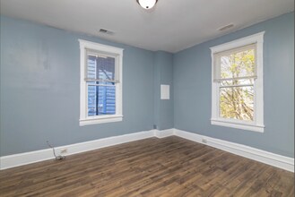 705 Marshall Ave SW, Unit Apt B in Roanoke, VA - Foto de edificio - Building Photo