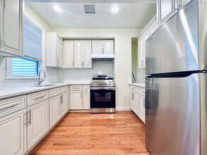 25-15 39th Ave in Queens, NY - Building Photo - Building Photo