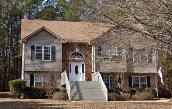 property at 180 Eastwood Forest
