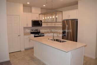 7869 Paseo De Daly in Citrus Heights, CA - Foto de edificio - Building Photo