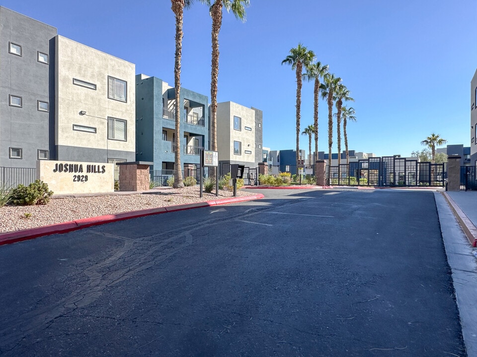 Joshua Hills in North Las Vegas, NV - Foto de edificio