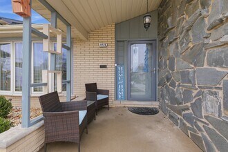 9728 S Tripp Ave in Oak Lawn, IL - Building Photo - Building Photo