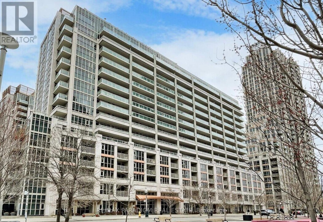 35 Bastion St in Toronto, ON - Building Photo