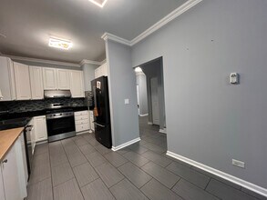 211 Oxford Ct in Oswego, IL - Foto de edificio - Building Photo