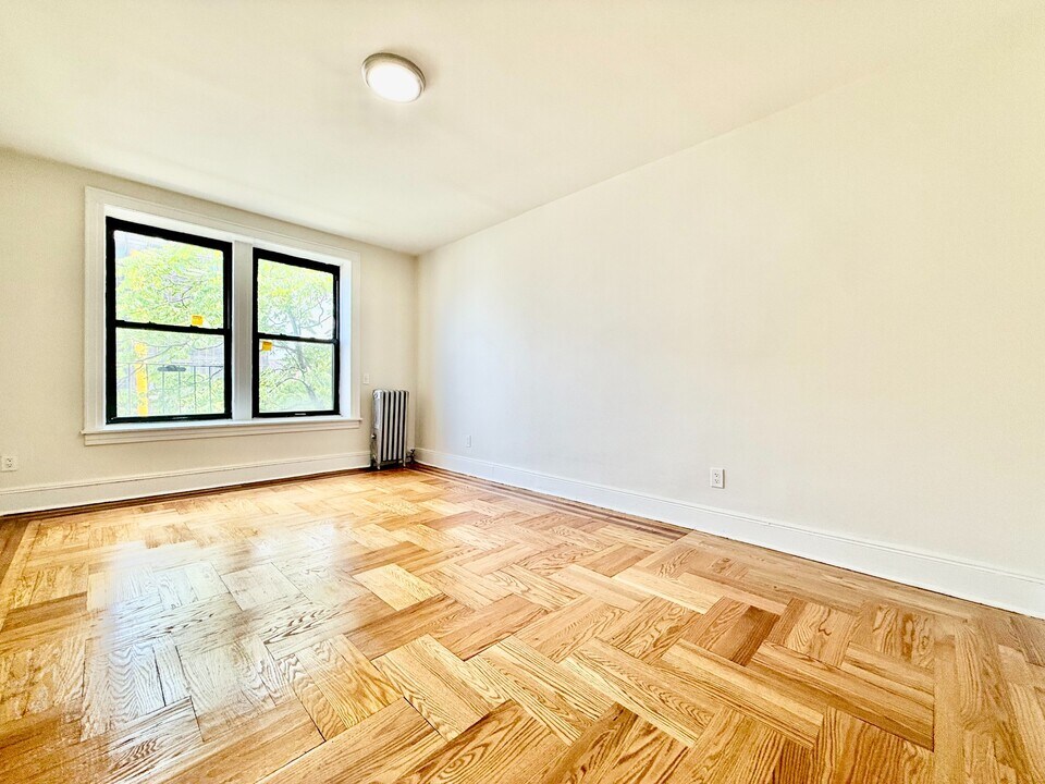 1634 Crosby Ave in Bronx, NY - Building Photo