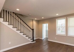 521 Powhatan Pl NW, Unit Top 2 Levels in Washington, DC - Building Photo - Building Photo