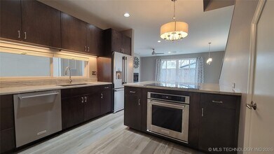 1430 S Quincy Ave in Tulsa, OK - Foto de edificio - Building Photo