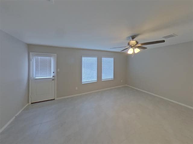 1712 Clairborne Ct in Little Elm, TX - Foto de edificio - Building Photo