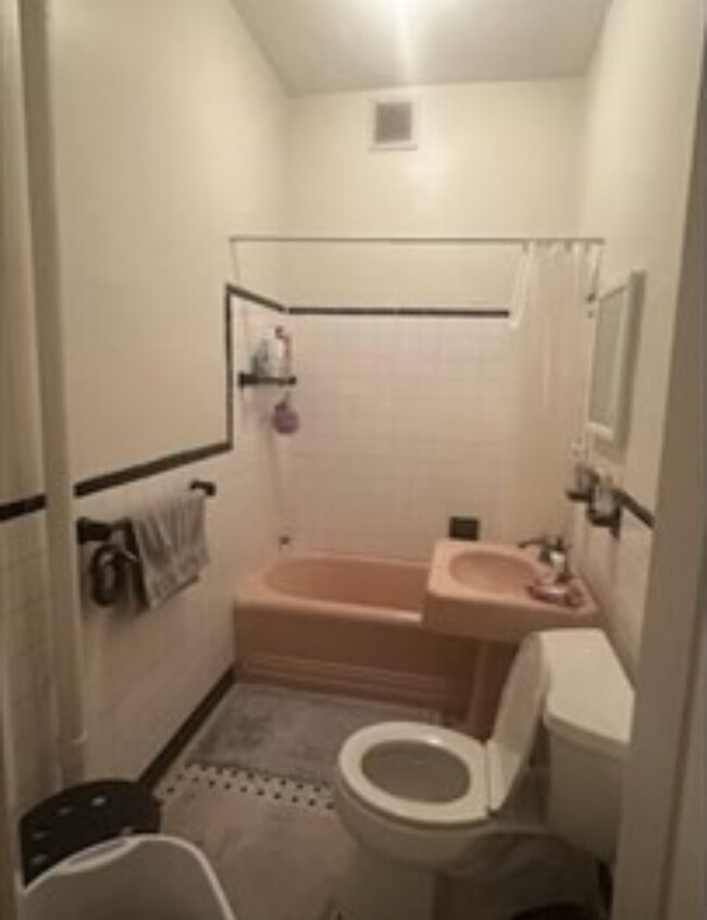 1091 Boylston St, Unit 25 in Boston, MA - Building Photo - Building Photo