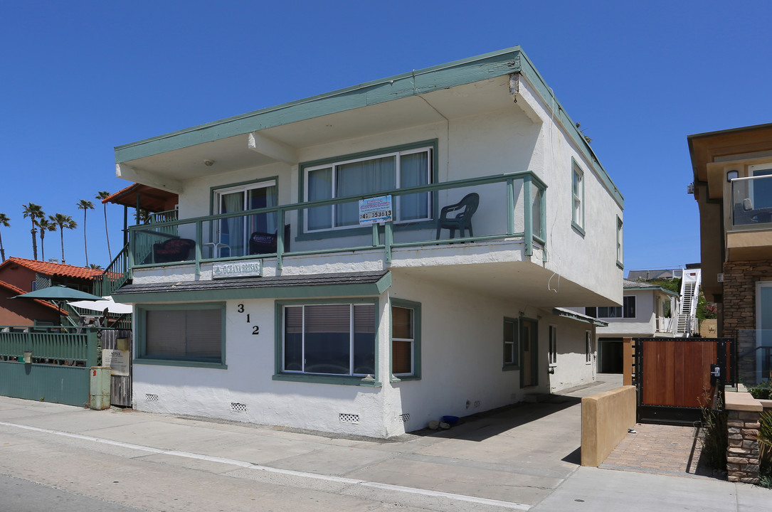 Oceana Brisas in Oceanside, CA - Foto de edificio