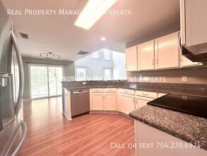 9902 Redbud Tree Ct in Charlotte, NC - Building Photo - Building Photo