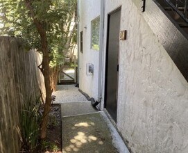 21-25 Millwood St in Mill Valley, CA - Foto de edificio - Building Photo