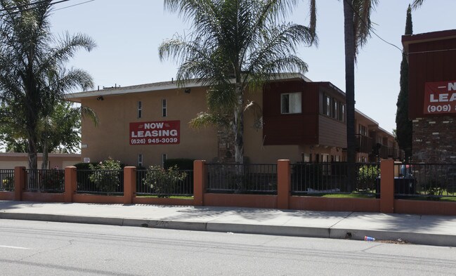 Victoria Apartments in Highland, CA - Building Photo - Building Photo