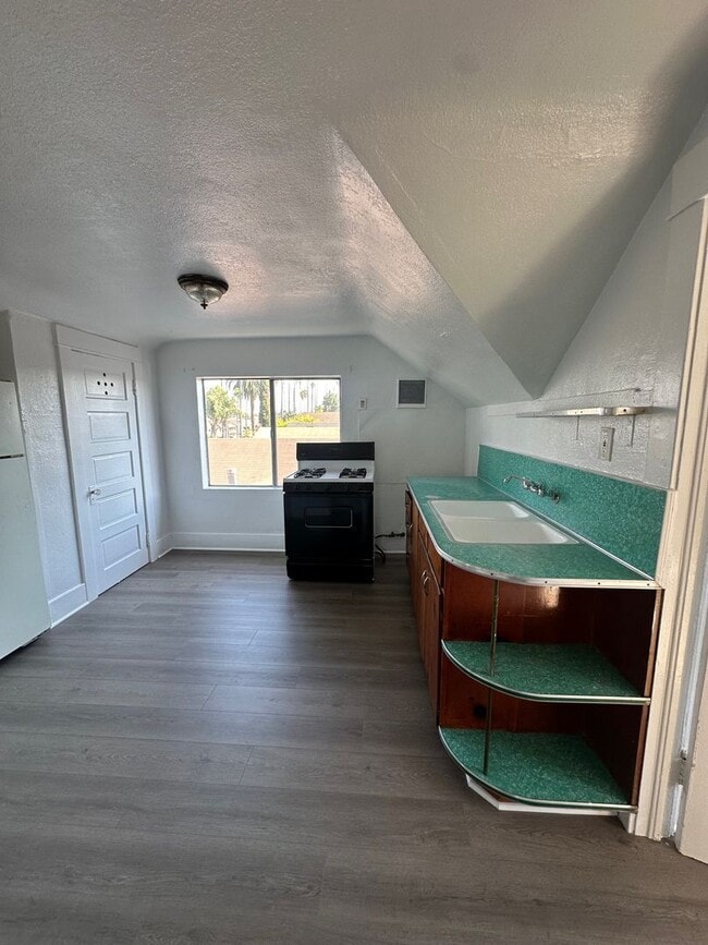 property at 3425 3rd Ave