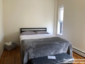 176 N Beacon St, Unit 1 in Boston, MA - Building Photo - Building Photo