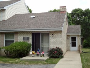 6346 S 35th St in Franklin, WI - Foto de edificio - Building Photo