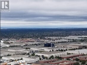 898 Portage Master Bedrm Pky in Vaughan, ON - Building Photo - Building Photo