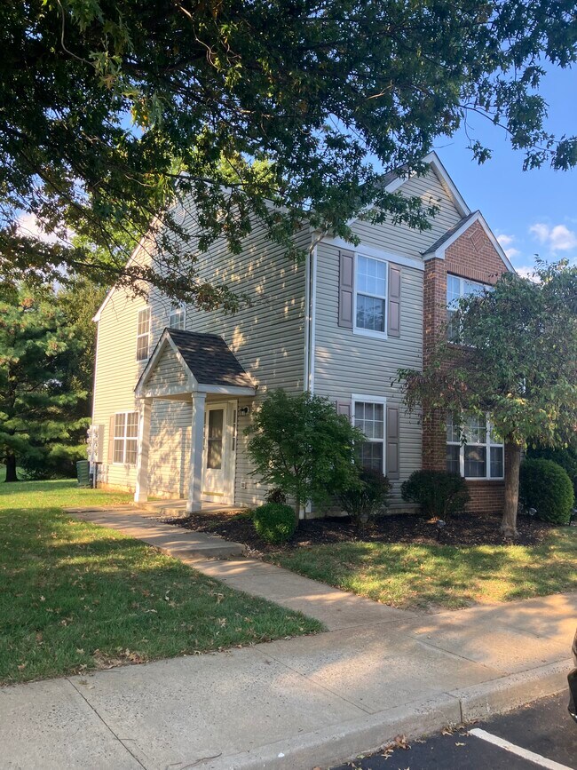 property at 29 Worlidge Ct