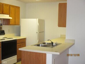 2296 Strathmoor Manor Dr in Lithonia, GA - Building Photo - Building Photo