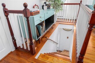 183 Wood St in Bristol, RI - Building Photo - Building Photo