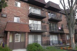 11845-11847 S Karlov Ave Apartamentos