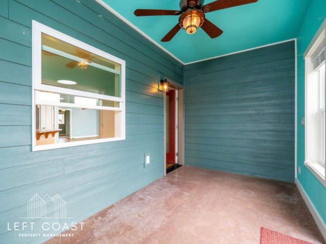 5371 NE Wave Ln in Lincoln City, OR - Building Photo - Building Photo