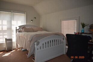 537 Elizabeth St, Unit 2 in Ann Arbor, MI - Building Photo