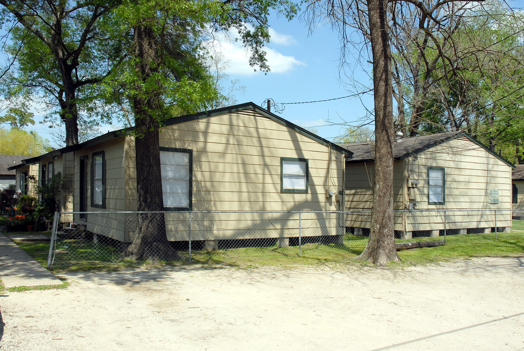 Hershe Duplexes in Houston, TX - Building Photo