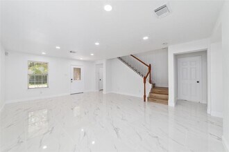 13106 Cres Manor Ln in Houston, TX - Building Photo - Building Photo