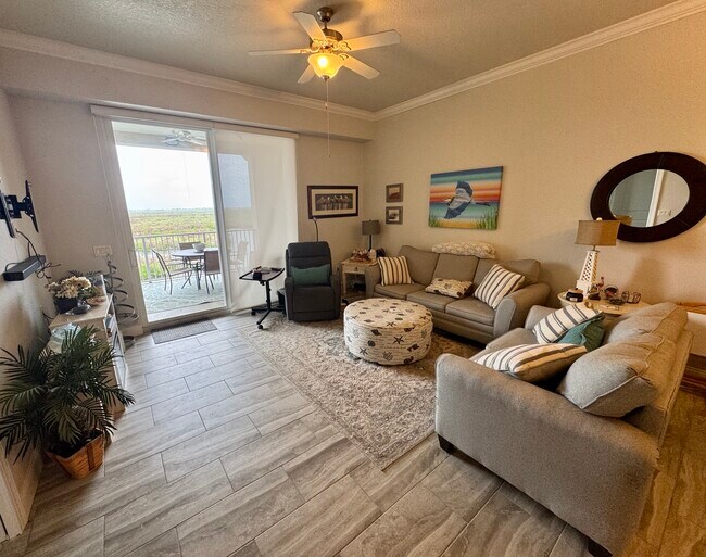 6 Riverwalk Drive in New Smyrna Beach, FL - Building Photo - Building Photo