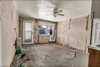 638 180th Ave in Redington Shores, FL - Building Photo - Interior Photo