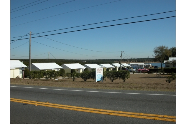 Lake Mabel Cottages and RV in Lake Wales, FL - Foto de edificio - Building Photo