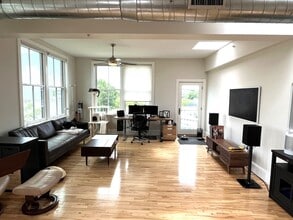 43 Park St, Unit 18 in Somerville, MA - Building Photo - Building Photo