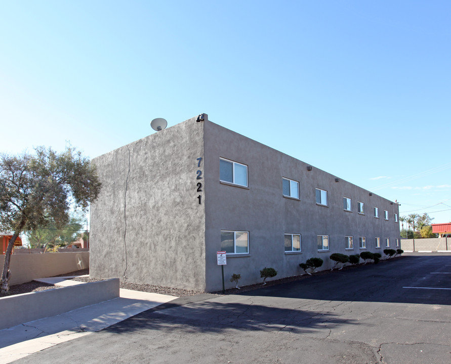 Palm Cove Apartments in Scottsdale, AZ - Building Photo