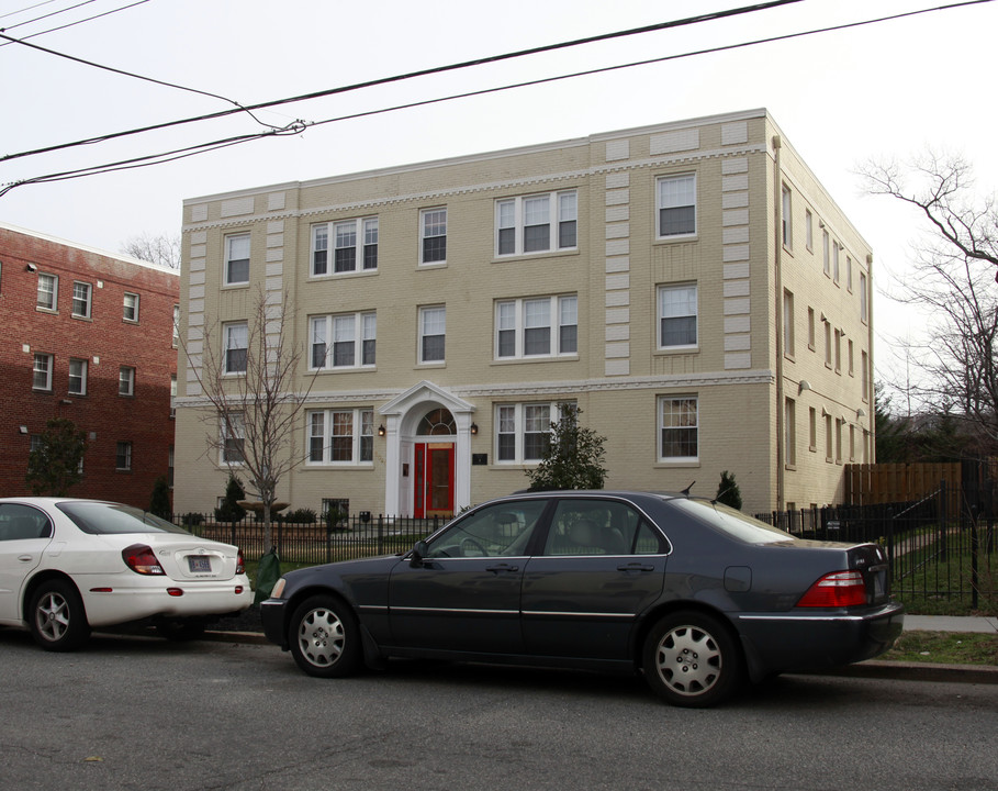 5041 1st St NW in Washington, DC - Building Photo