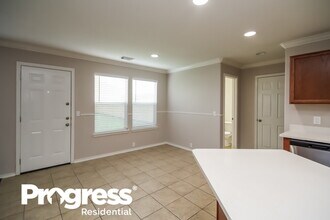 2018 Greensford Ct in Houston, TX - Foto de edificio - Building Photo