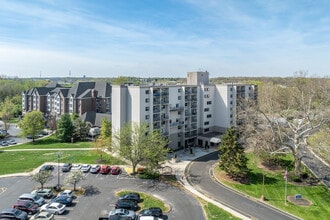 Heritage Tower & Bexley Heritage Apartments in Columbus, OH - Building Photo - Building Photo