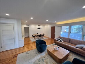 1511 Chelsea Ln in Austin, TX - Building Photo - Building Photo