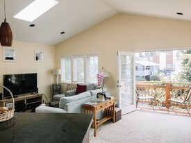 3030 62nd Ave SW, Unit Upper in Seattle, WA - Building Photo