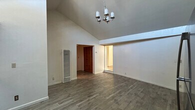 562 Van Buren St in Monterey, CA - Building Photo - Building Photo