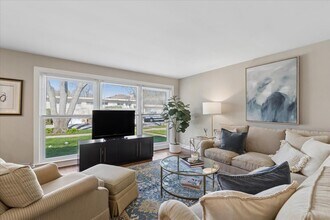 510 Knox Ave in Wilmette, IL - Building Photo - Building Photo