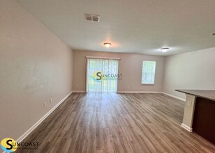 8329 Homeport Ct in Jacksonville, FL - Foto de edificio - Building Photo